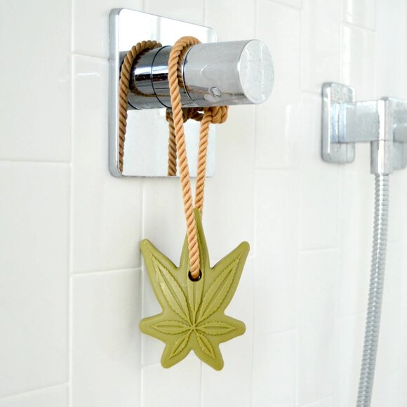 NIP THE BODY SHOP Hemp Soap on a Rope - Picture 3 of 4